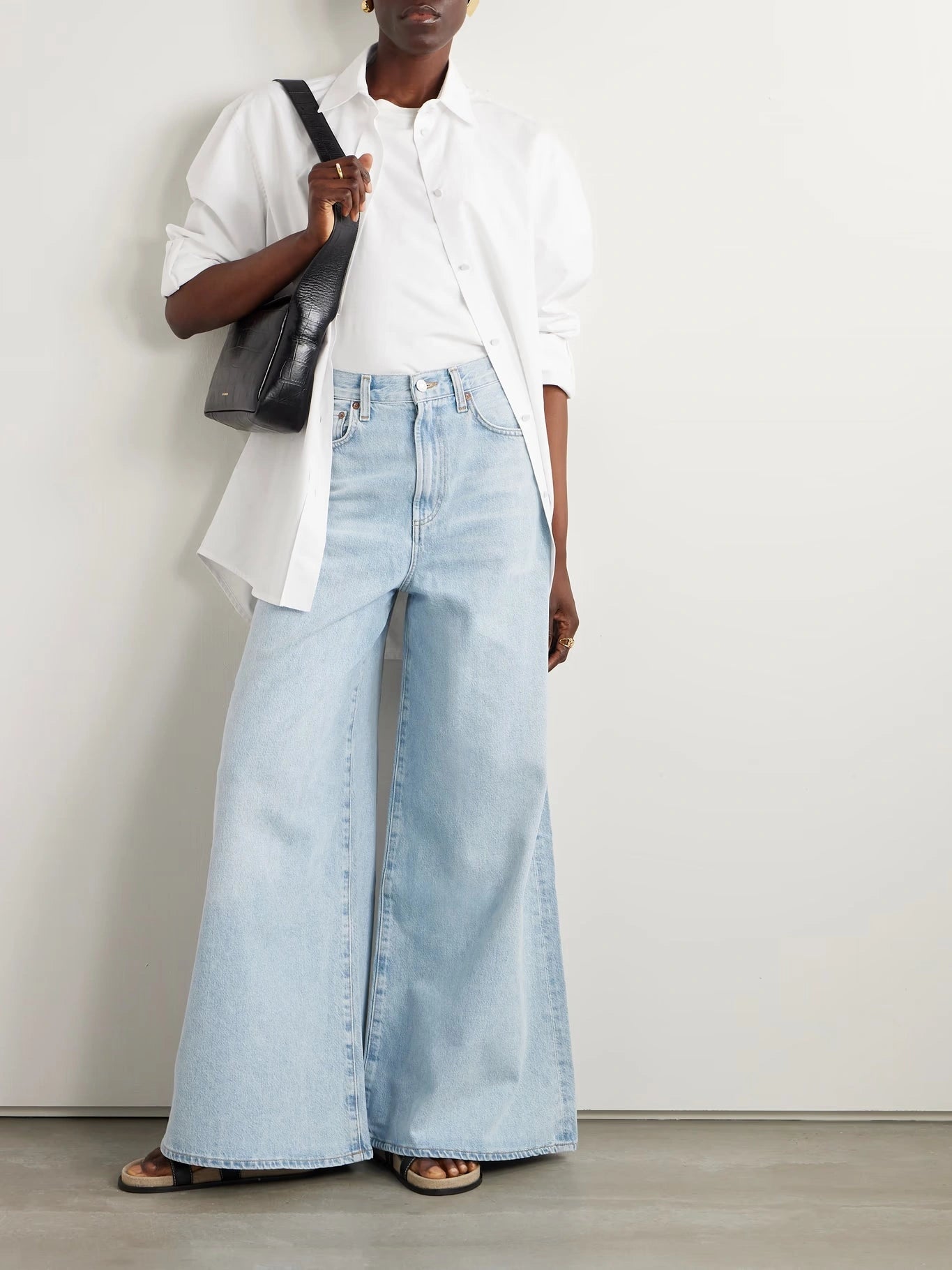 D600 Light Blue Wide-Leg Jeans