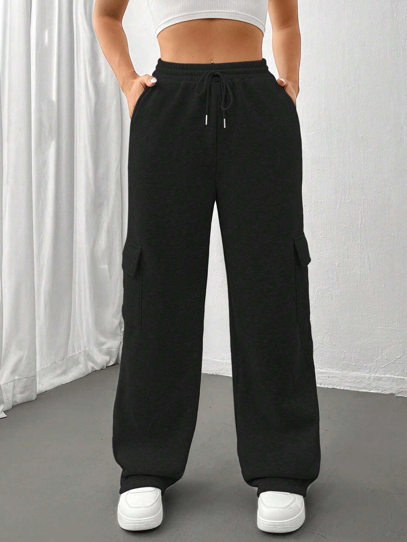 D600 PURE BLACK HIGH WAISTED CARGO SWEATPANT