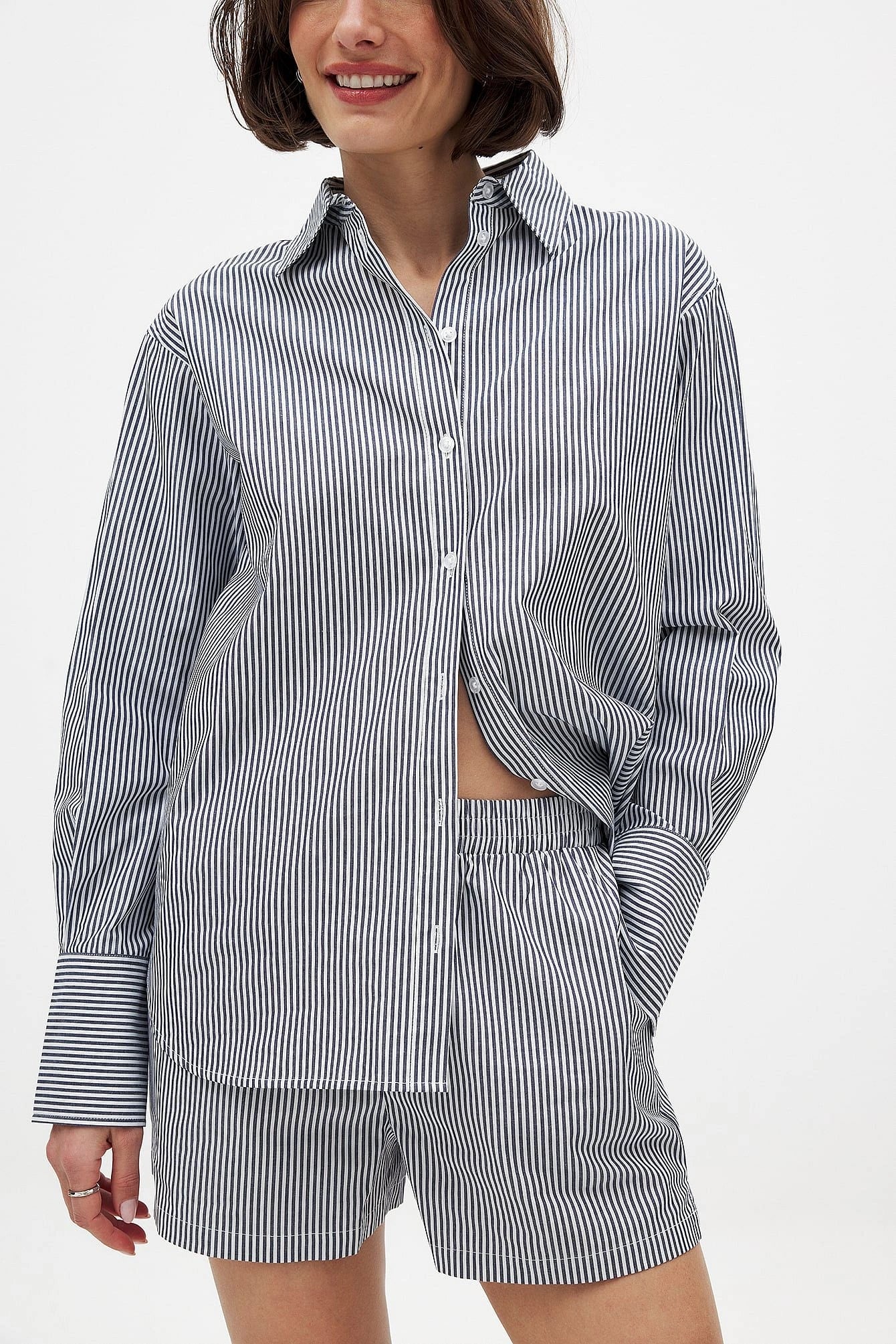 D600 Oversized Essentials Shirt