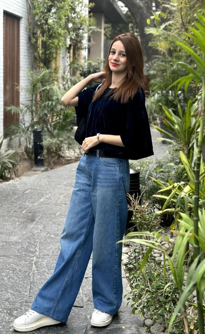 High Waisted Wide Leg Jeans (MINOR FAULT)