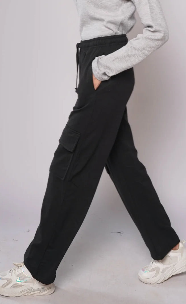 D600 - Black Front Pocket Cargo Trousers