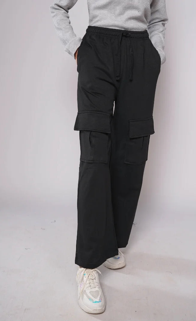 D600 - Black Front Pocket Cargo Trousers