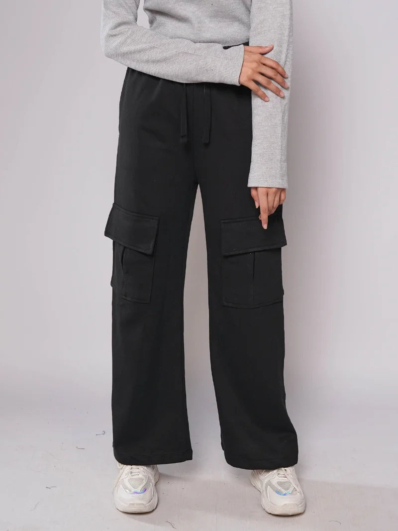 D600 - Black Front Pocket Cargo Trousers