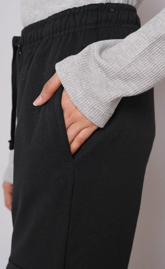 D600 - Black Front Pocket Cargo Trousers