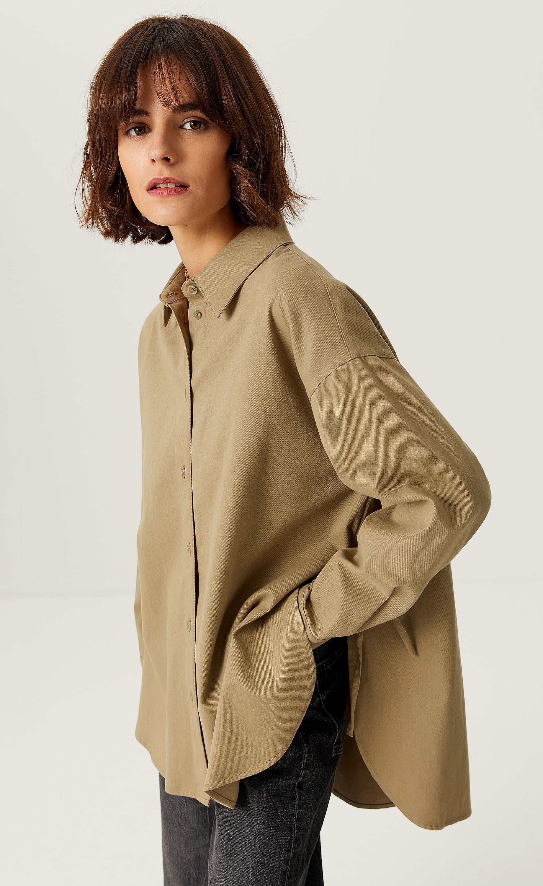 D600 Oversized Essentials Shirt – Beige
