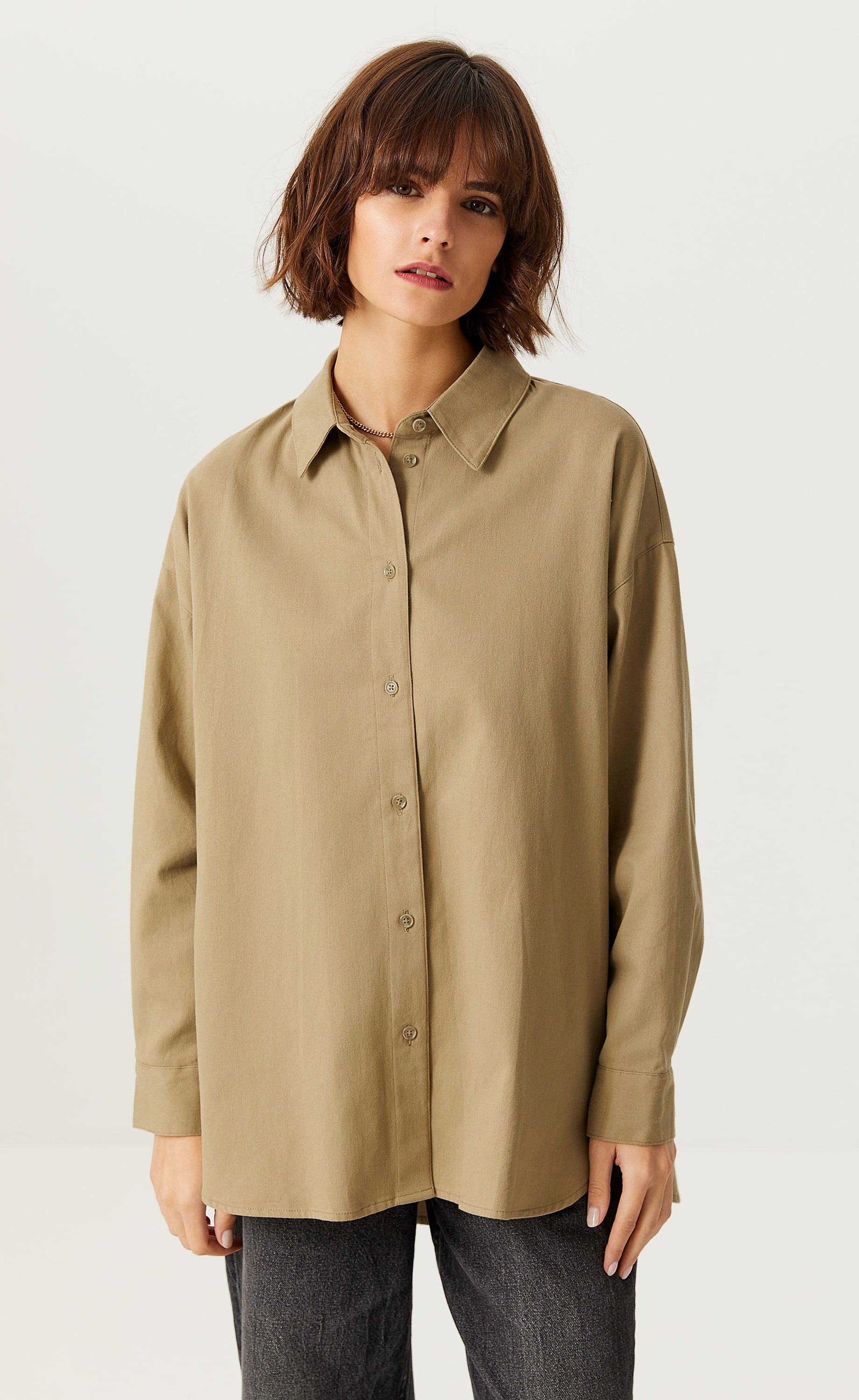 D600 Oversized Essentials Shirt – Beige