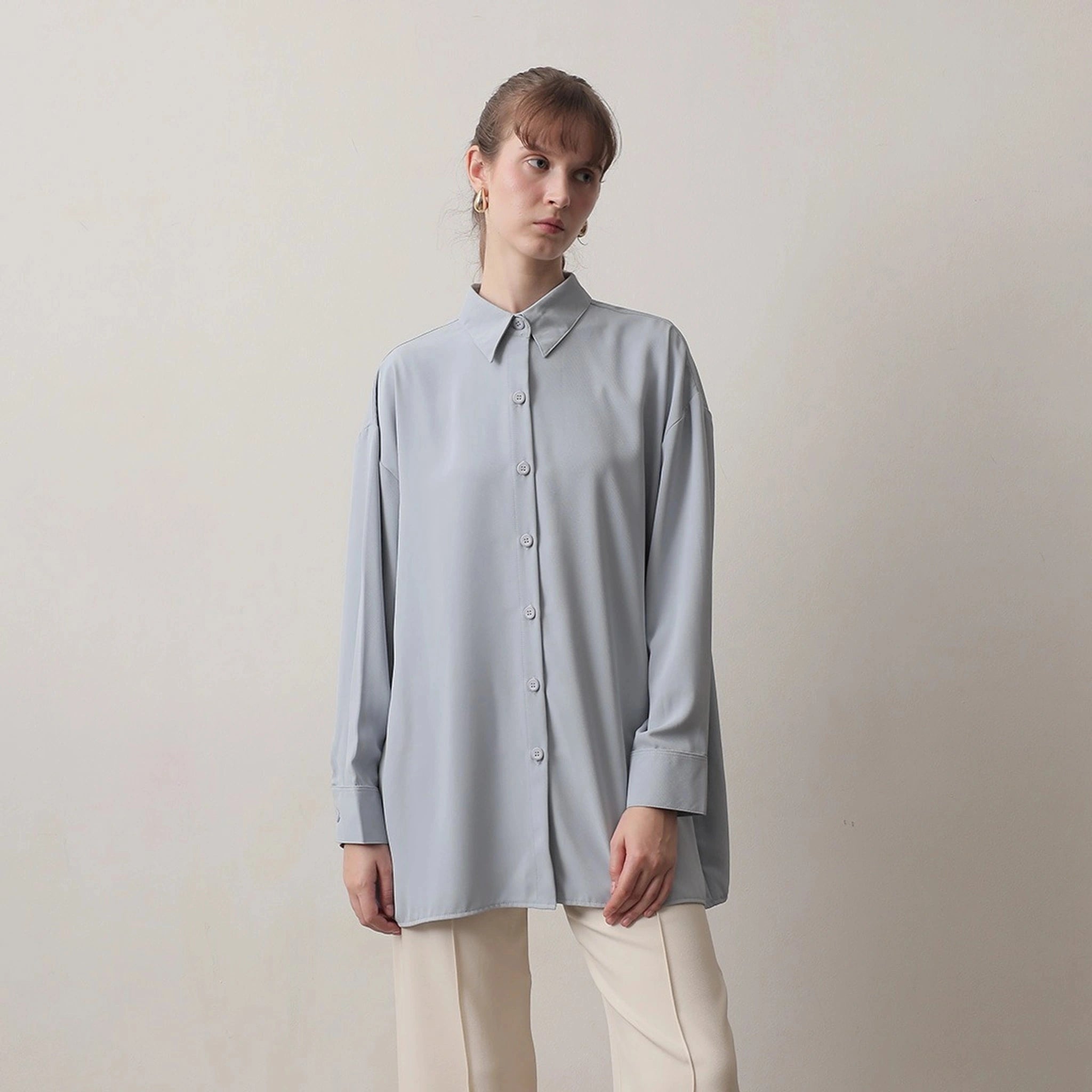 D600 Oversized Essentials Shirt – Light Grey