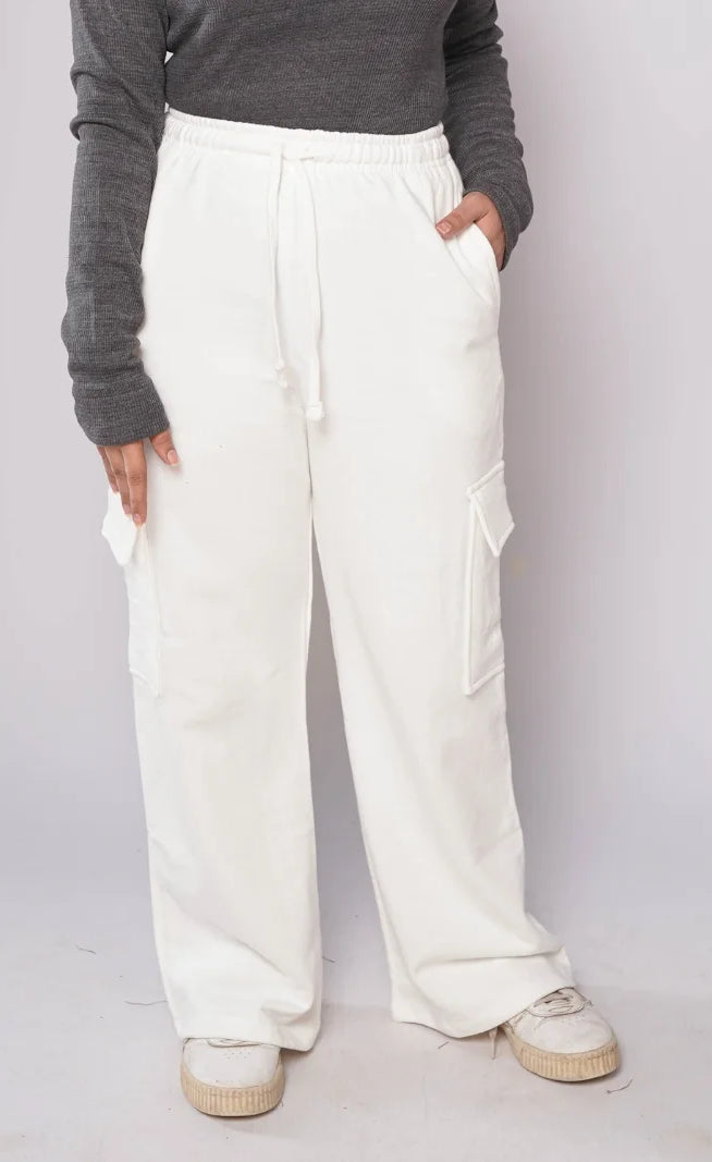 D600 - White Wide Leg Cargo Trousers