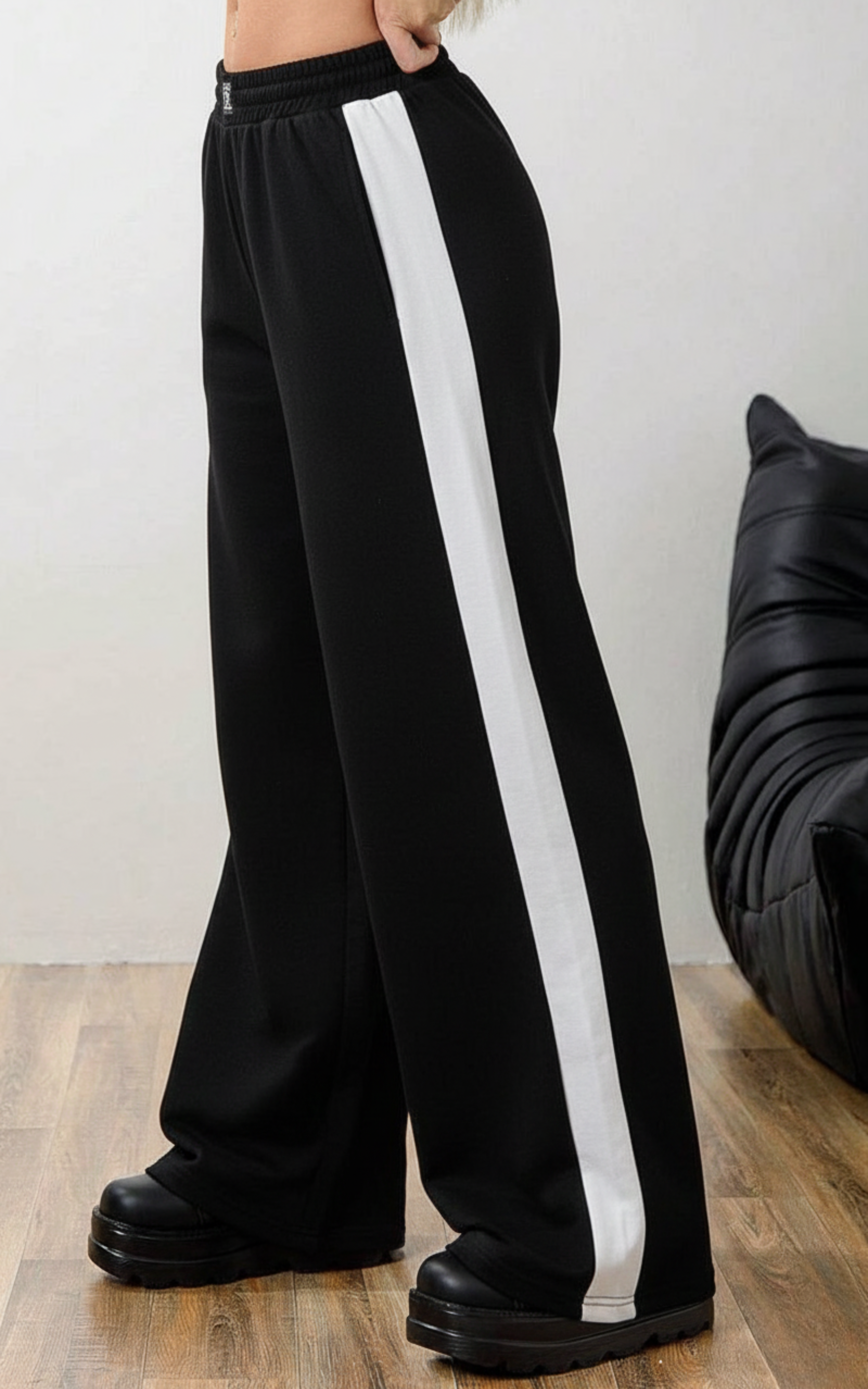 D600 Black Side Panel Wide Leg Trouser