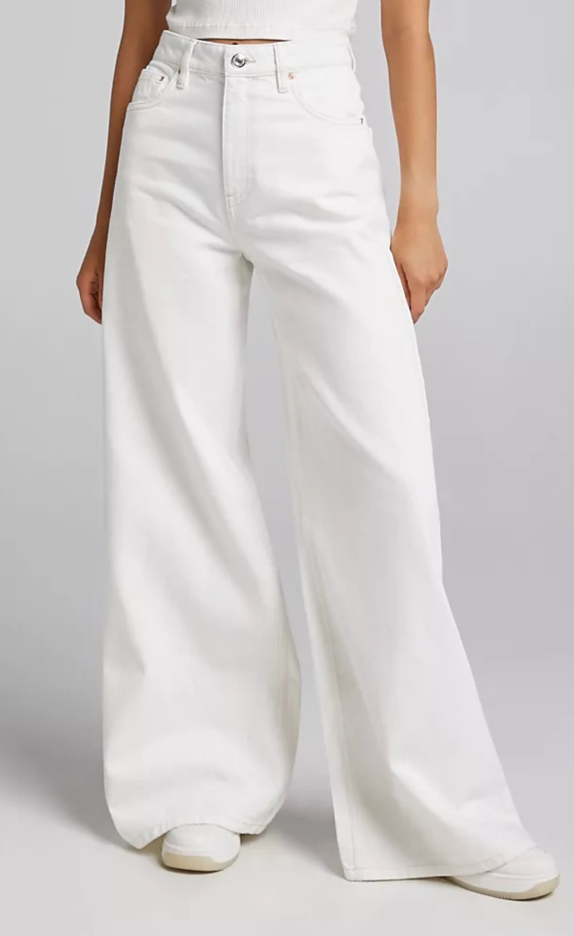 HM White High-Waisted Wide-Leg Jeans (MINOR FAULT)