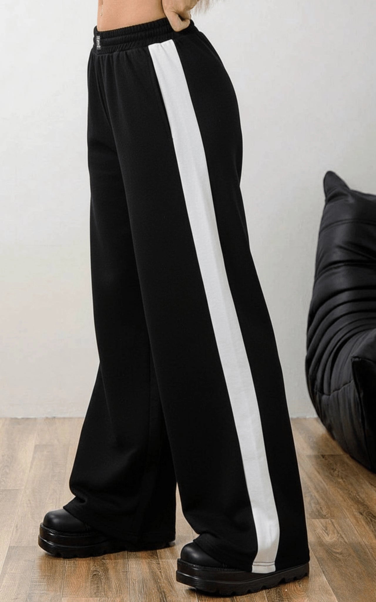 D600 Black Side Panel Wide Leg Trouser