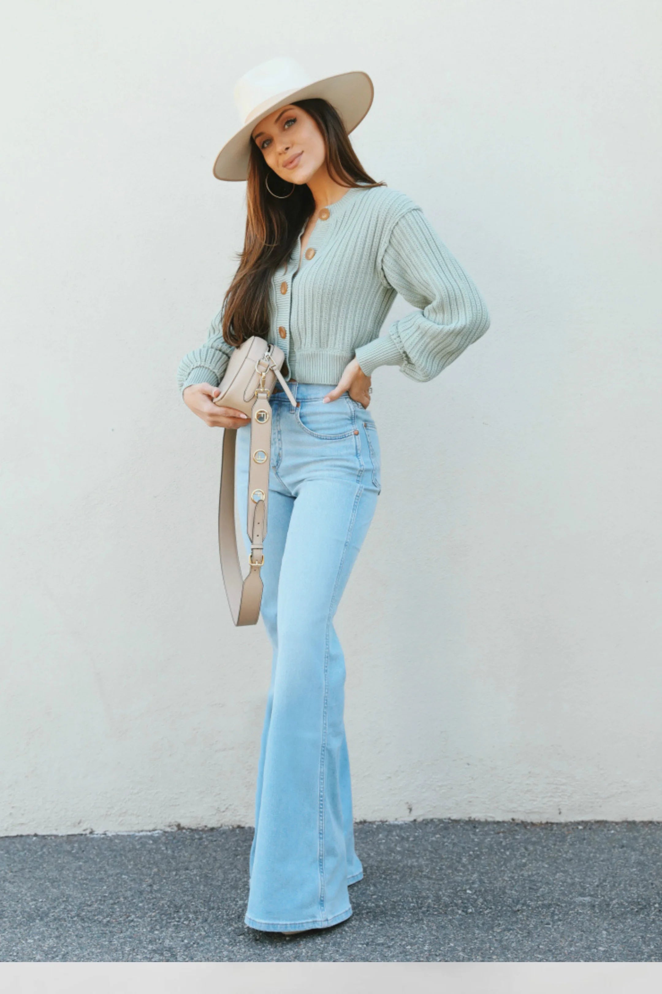 D600 Light Blue High-Waisted Flare Jeans