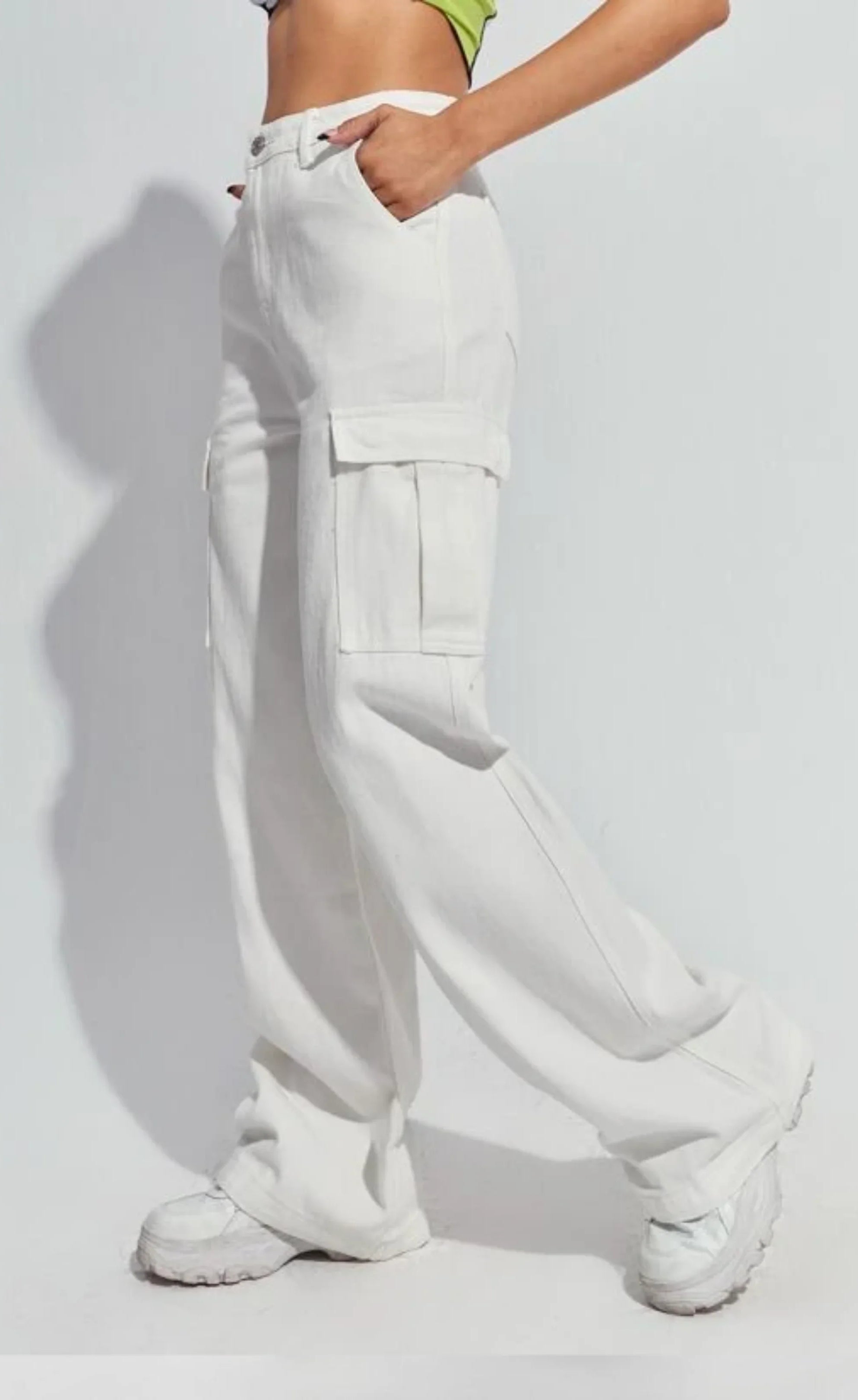 White Cargo High-Waist Wide-Leg Jeans (MINOR FAULT)