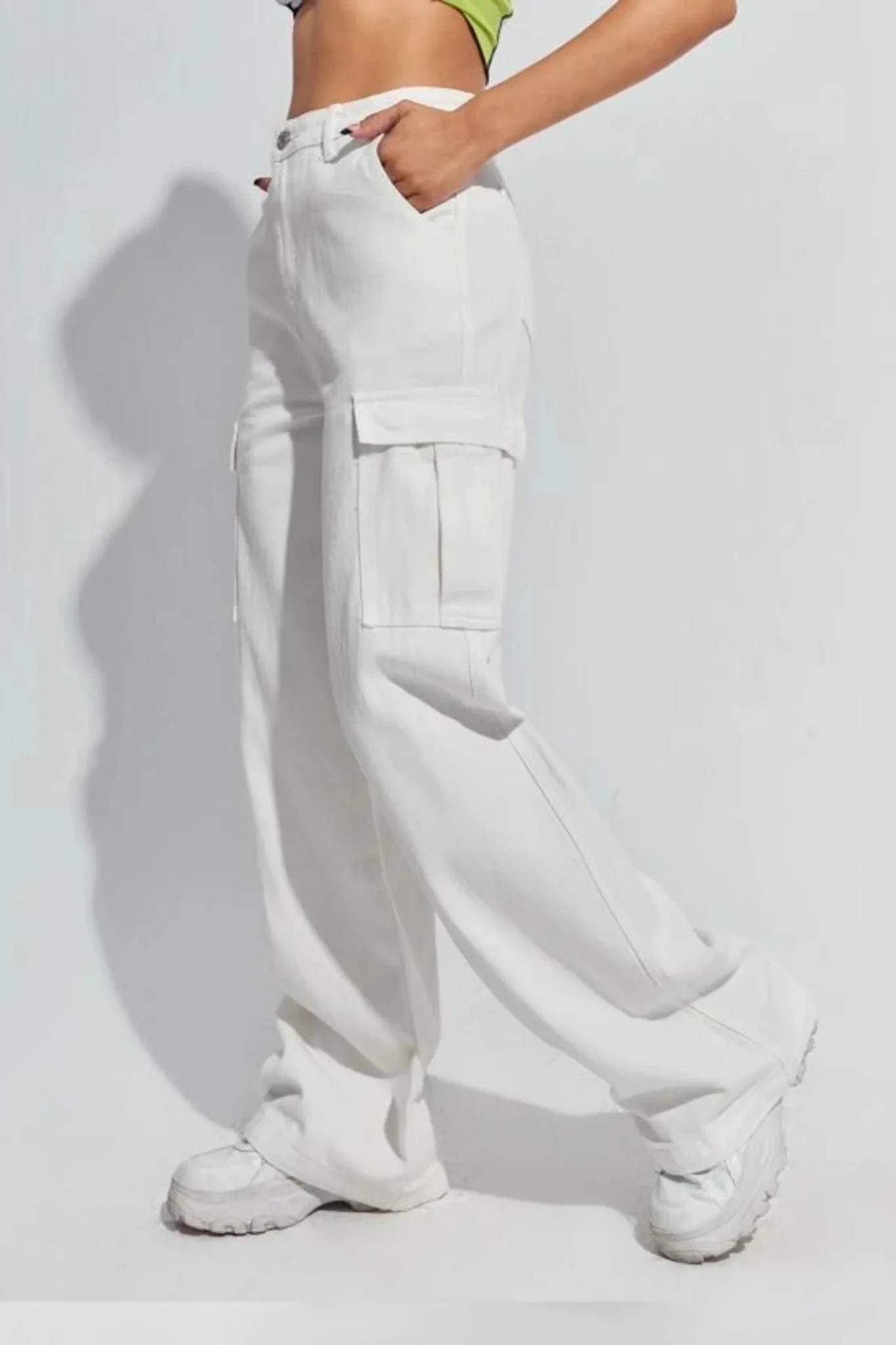 White Cargo High-Waist Wide-Leg Jeans (MINOR FAULT)