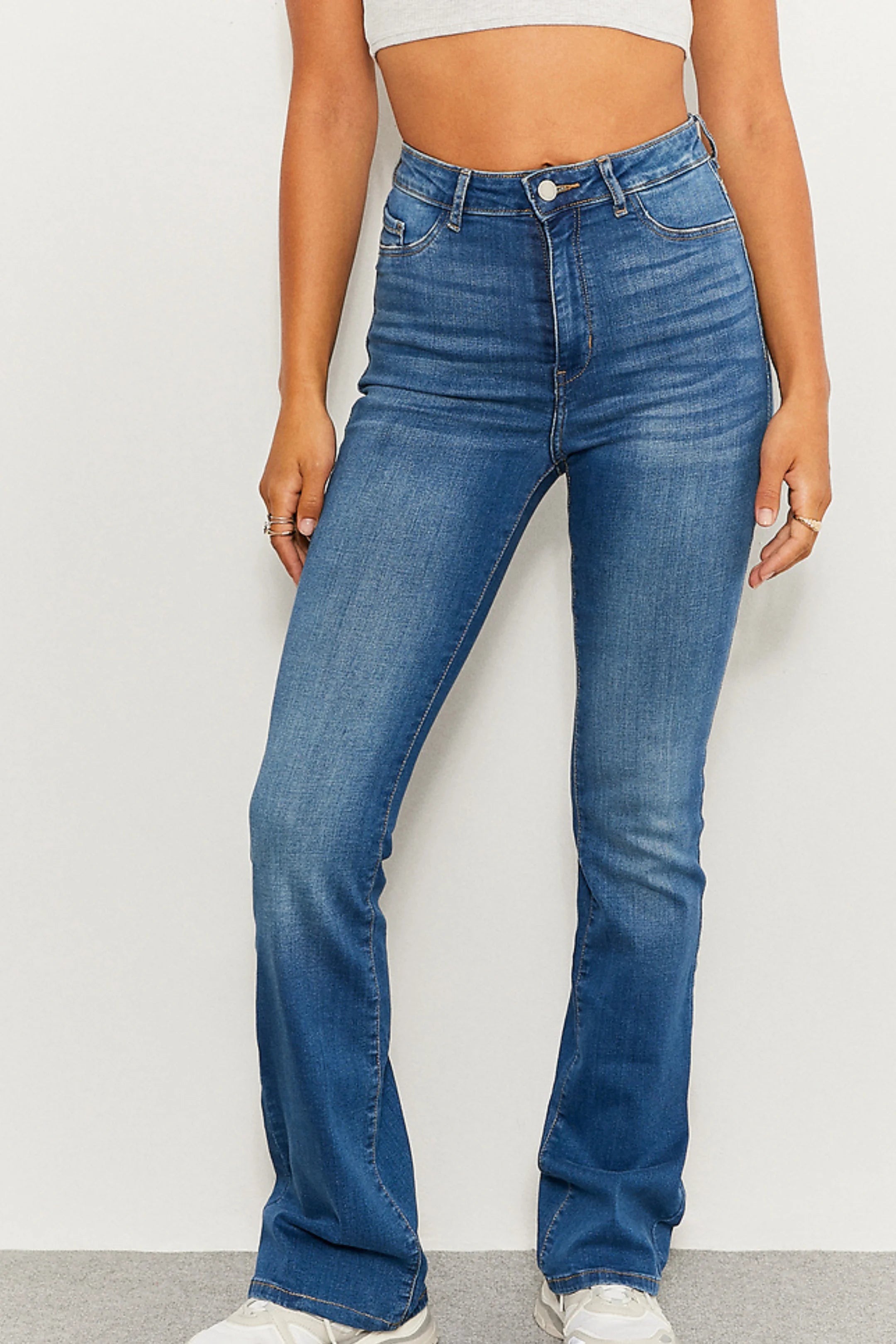 TW High-Waisted Flared Jeans