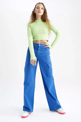 Cargo-pockets wide-leg jeans