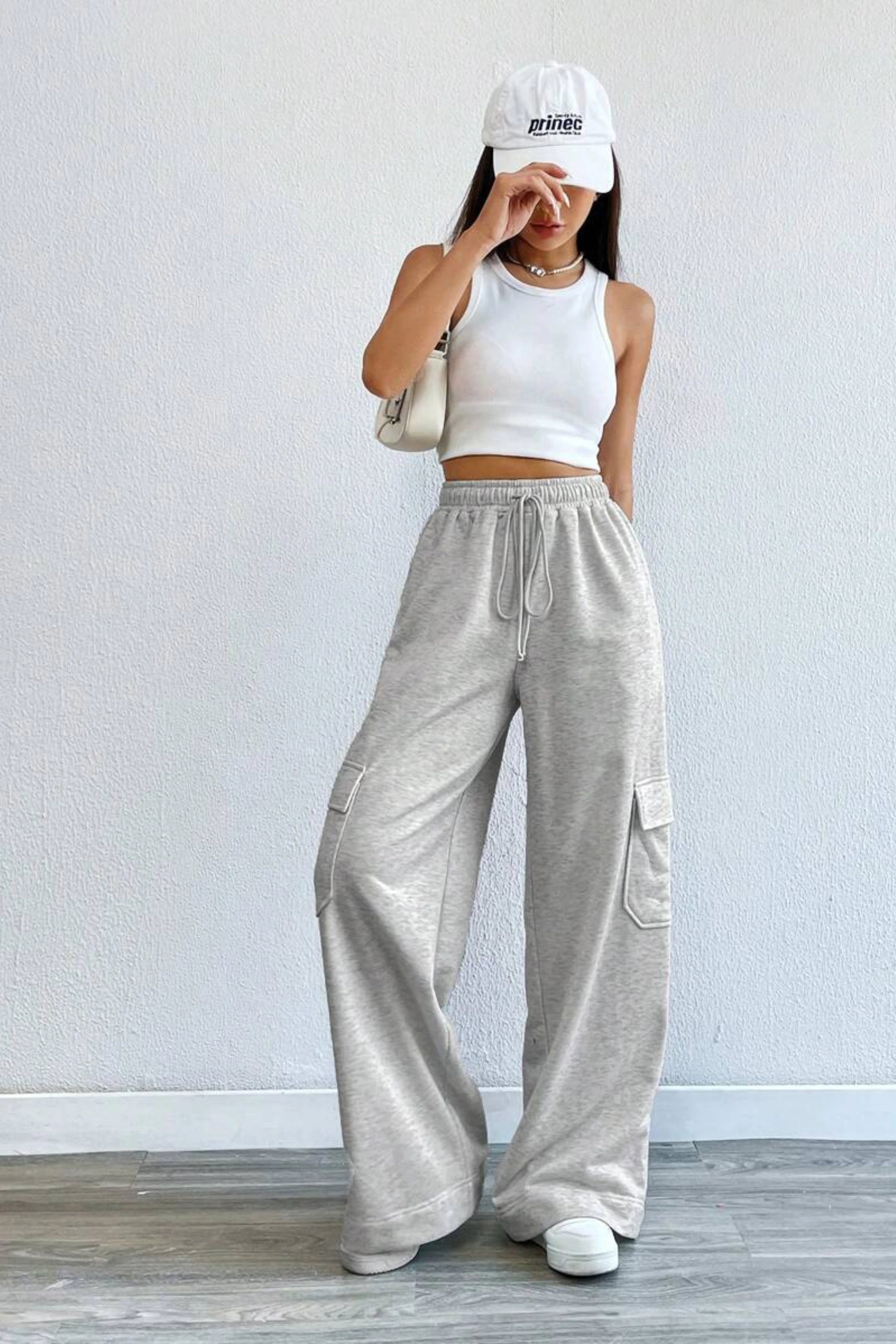 PULL&BEAR HIGH WAISTED CARGO SWEATPANT