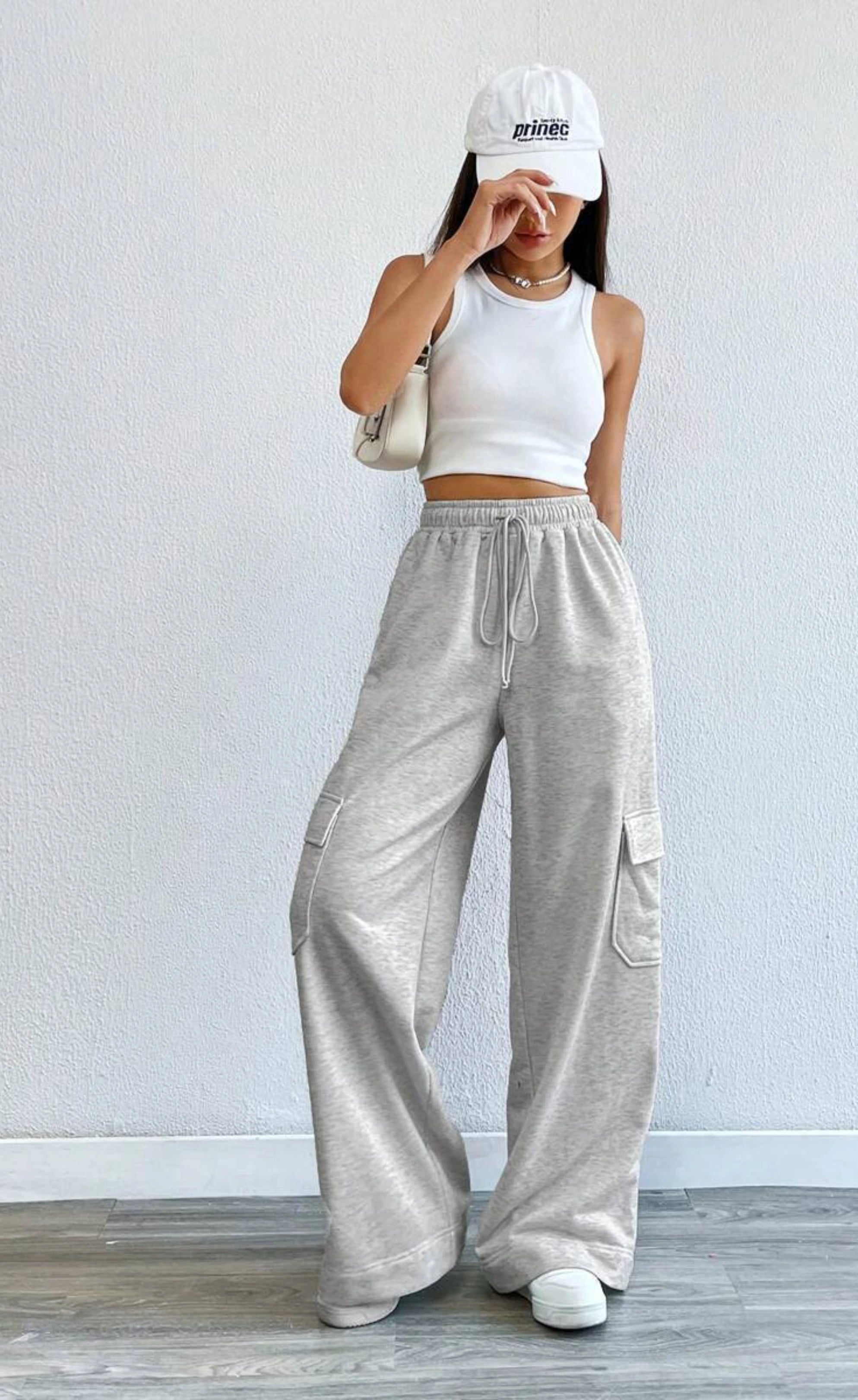 PULL&BEAR HIGH WAISTED CARGO SWEATPANT