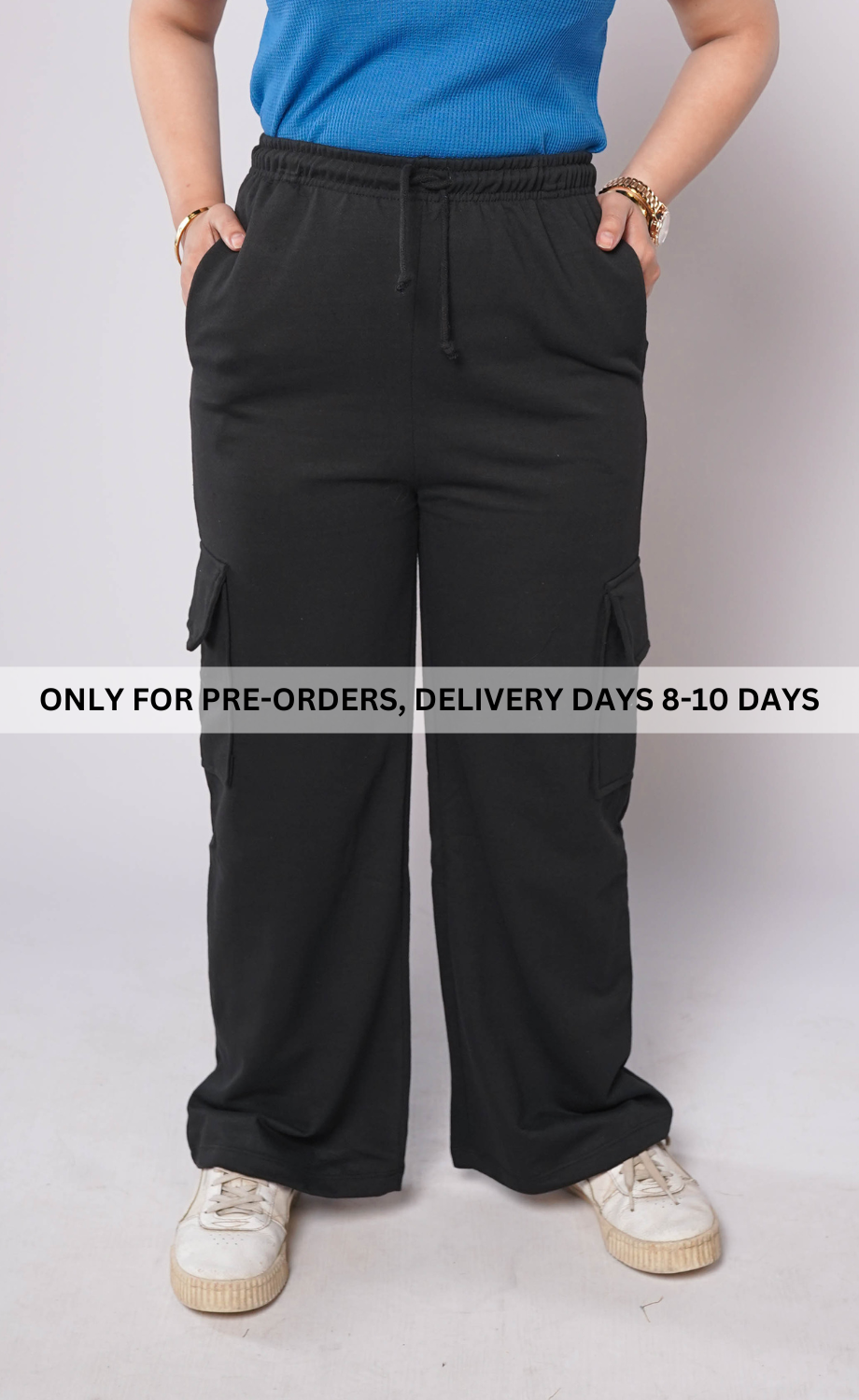 D600 - Black Wide Leg Cargo Trousers