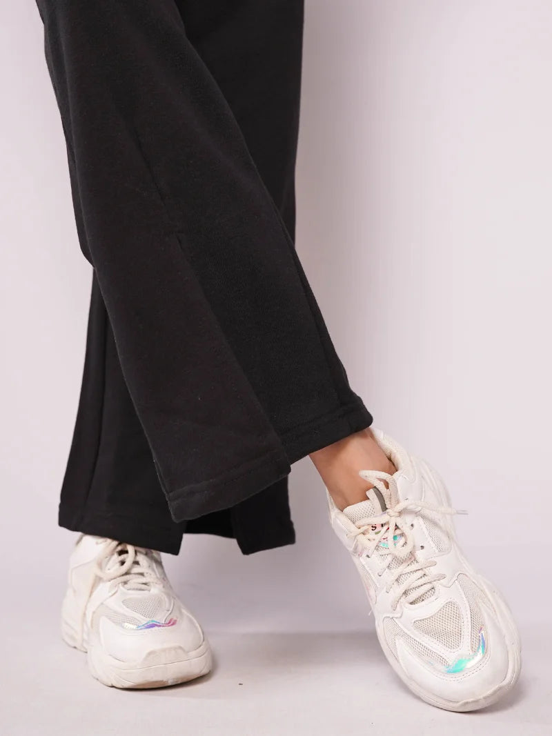 D600 - Black Wide Leg Slit Trousers