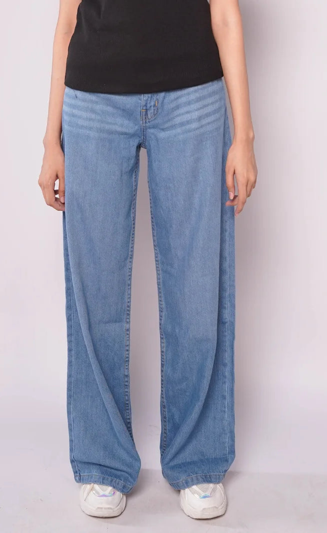 D600 - Mid Wash High Waist Wide Leg Jeans