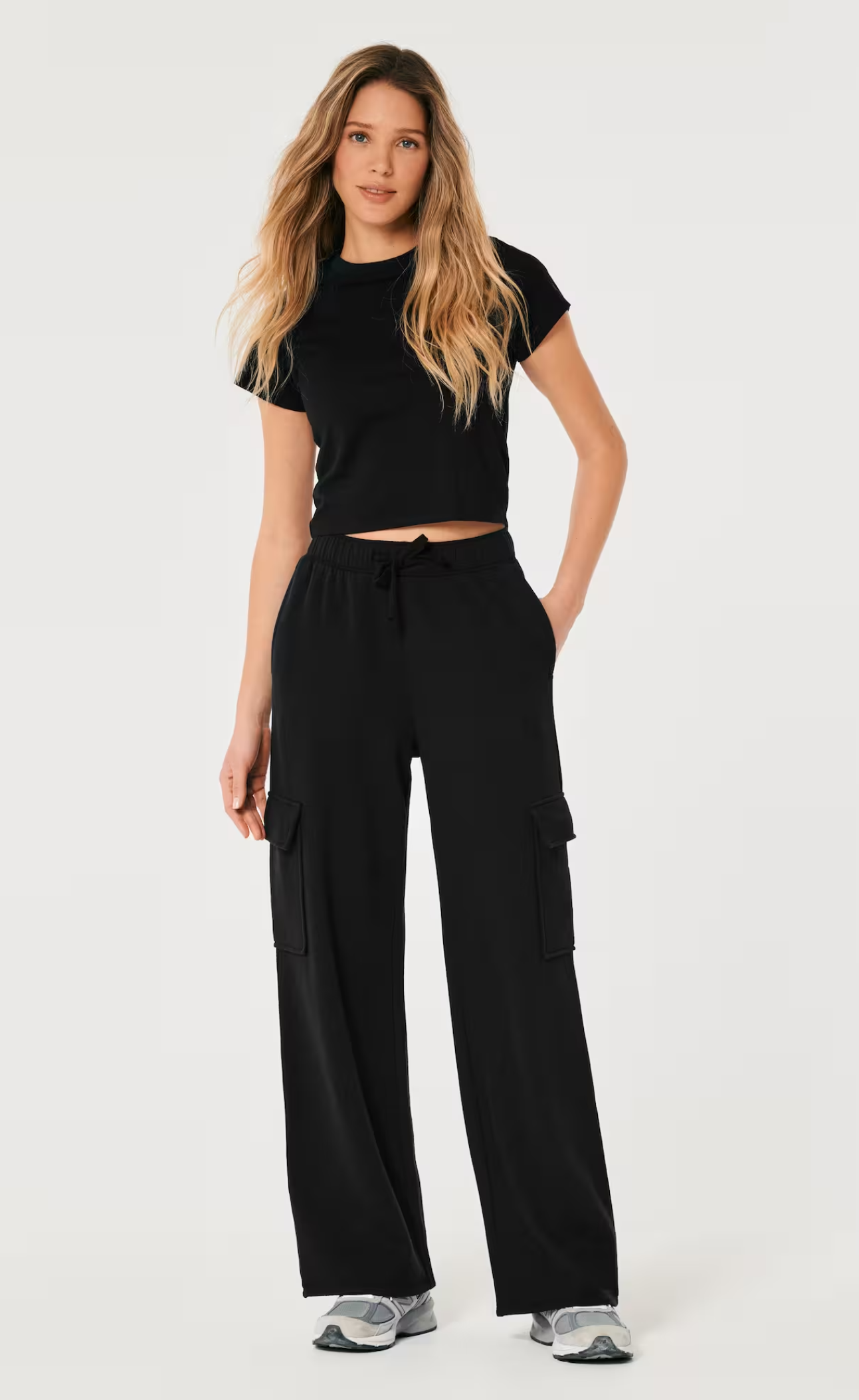 ZARA PURE BLACK HIGH WAISTED CARGO SWEATPANT