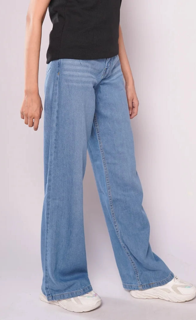 D600 - Mid Wash High Waist Wide Leg Jeans