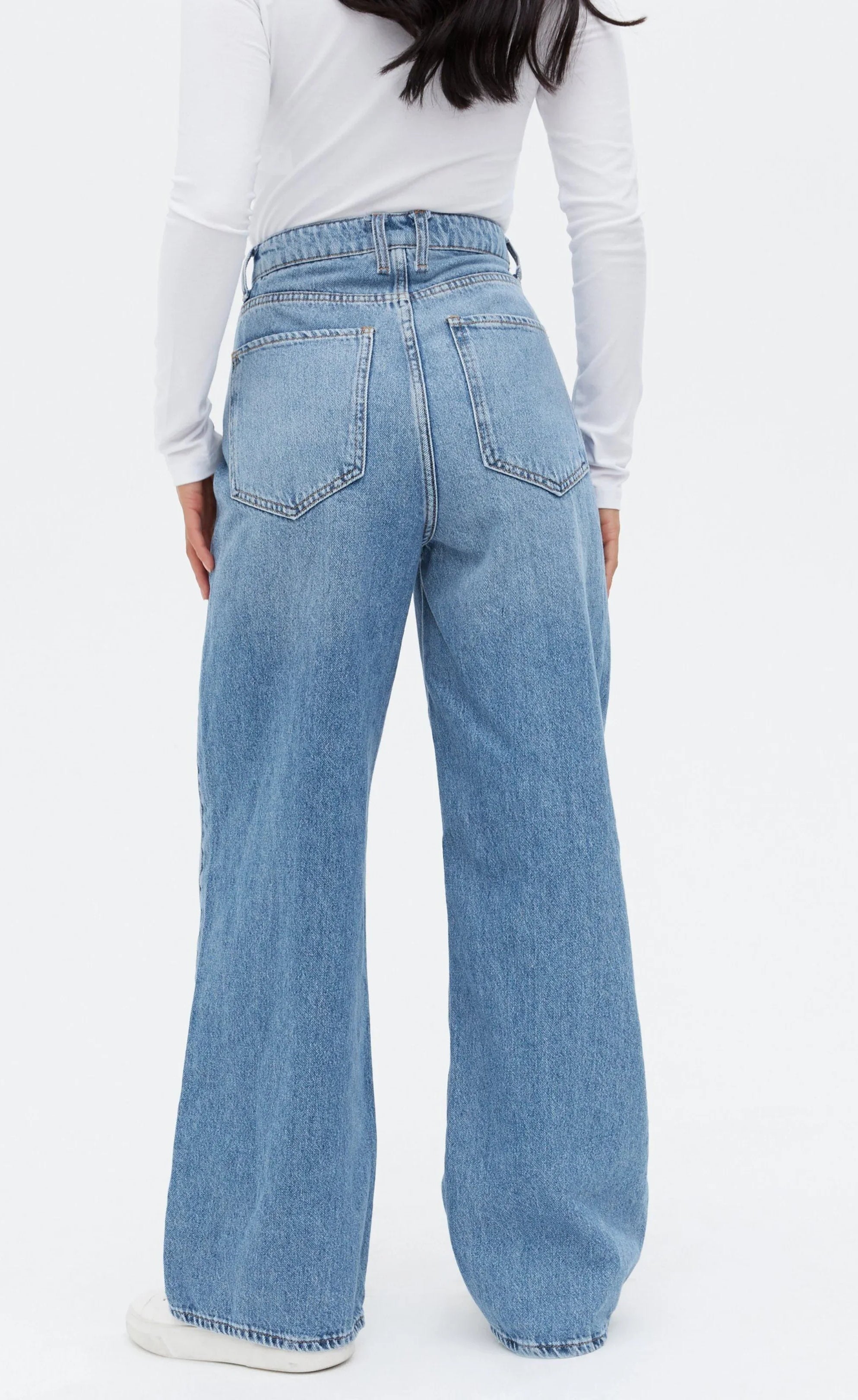 High Waisted Wide Leg Jeans (MINOR FAULT)
