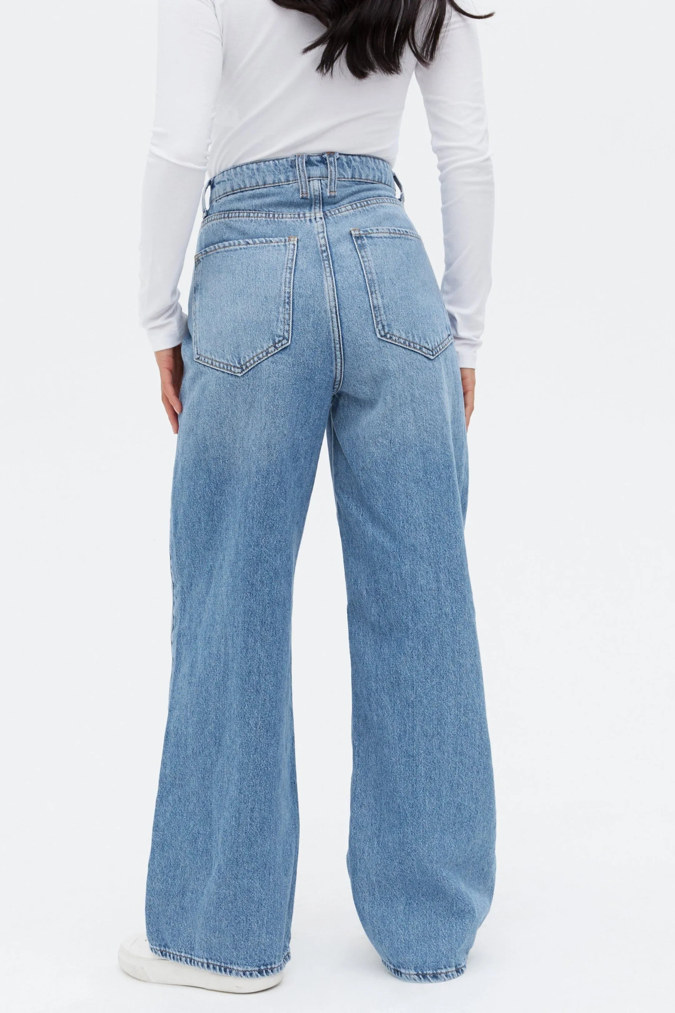 High Waisted Wide Leg Jeans (MINOR FAULT)
