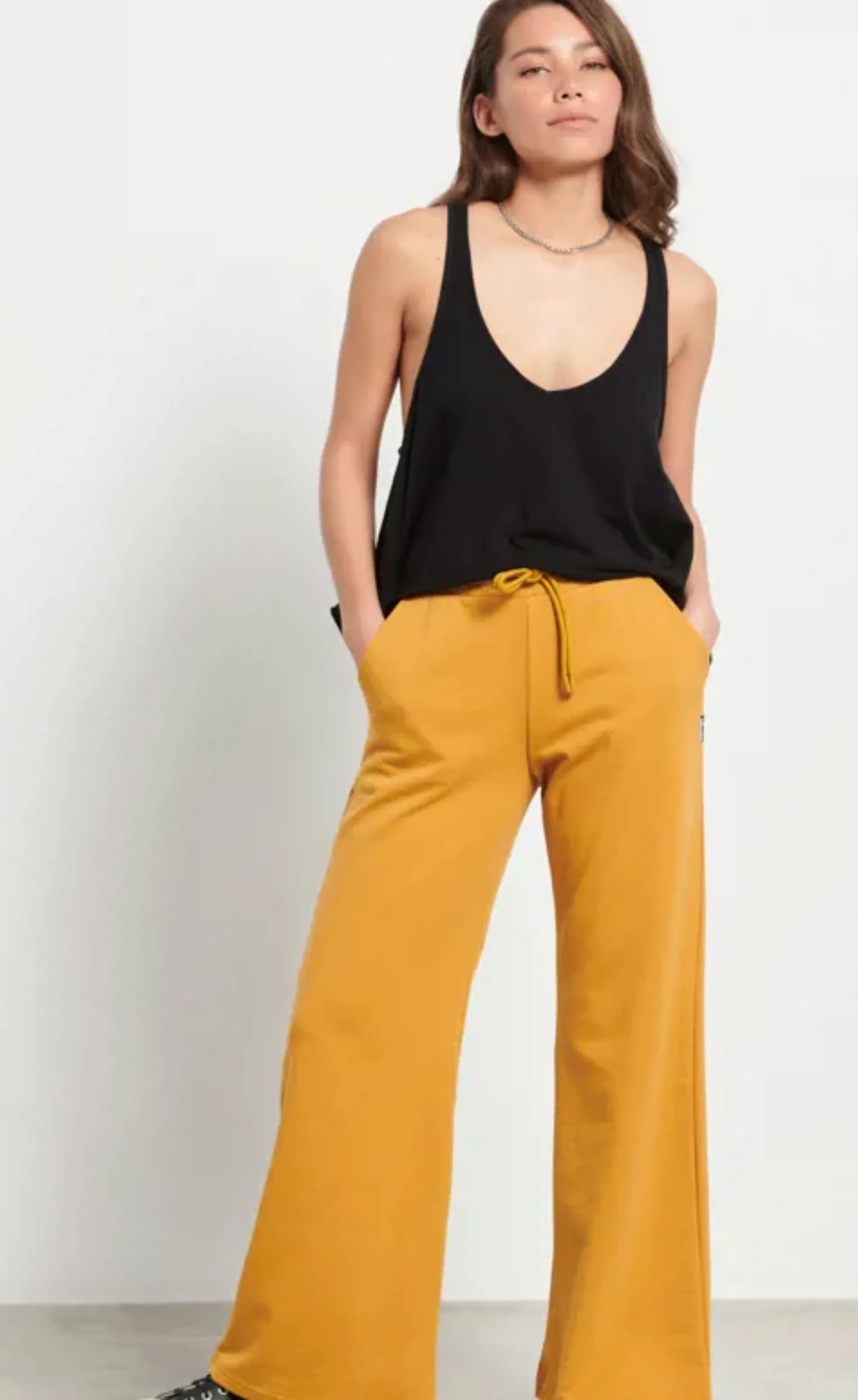 Wide Leg High-Waist Sweatpant