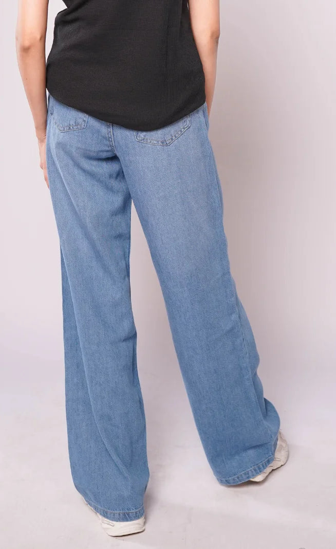 D600 - Mid Wash High Waist Wide Leg Jeans