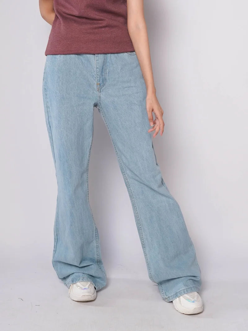 D600 - Light Stonewash High Waist Flared Jeans