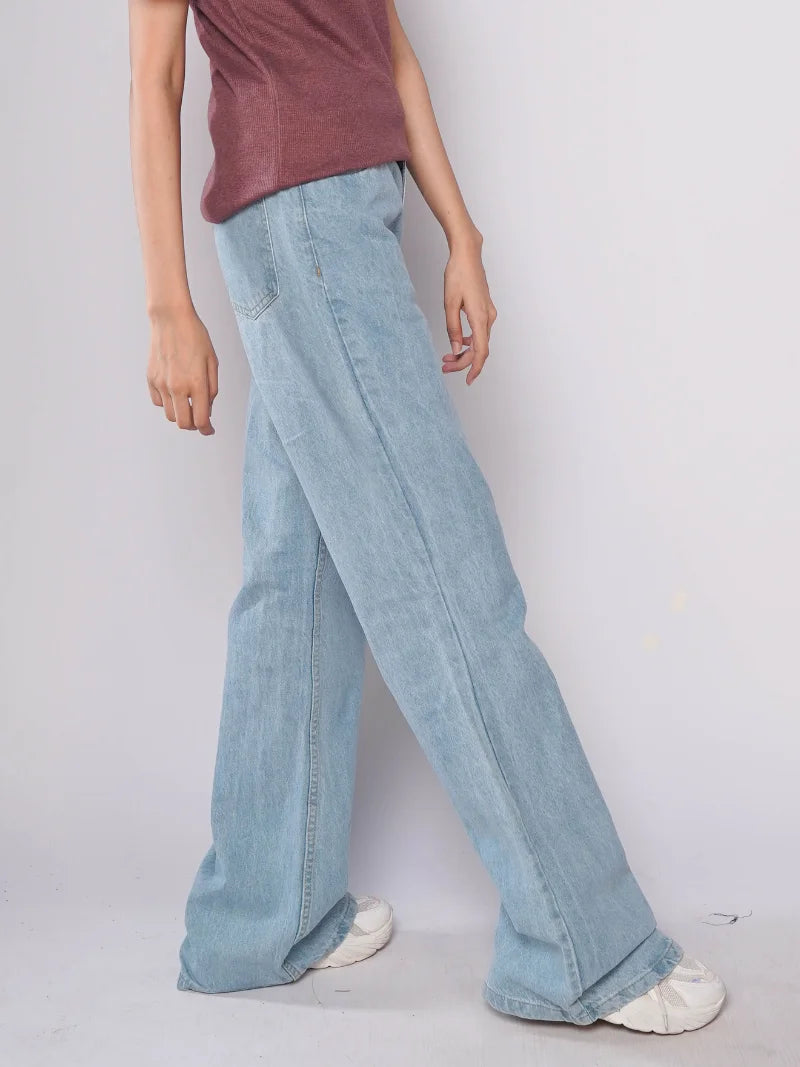 D600 - Light Stonewash High Waist Flared Jeans