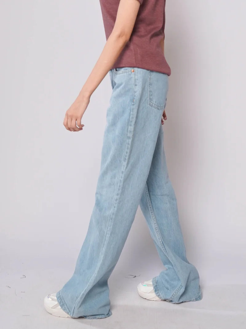 D600 - Light Stonewash High Waist Flared Jeans