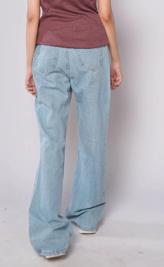 D600 - Light Stonewash High Waist Flared Jeans