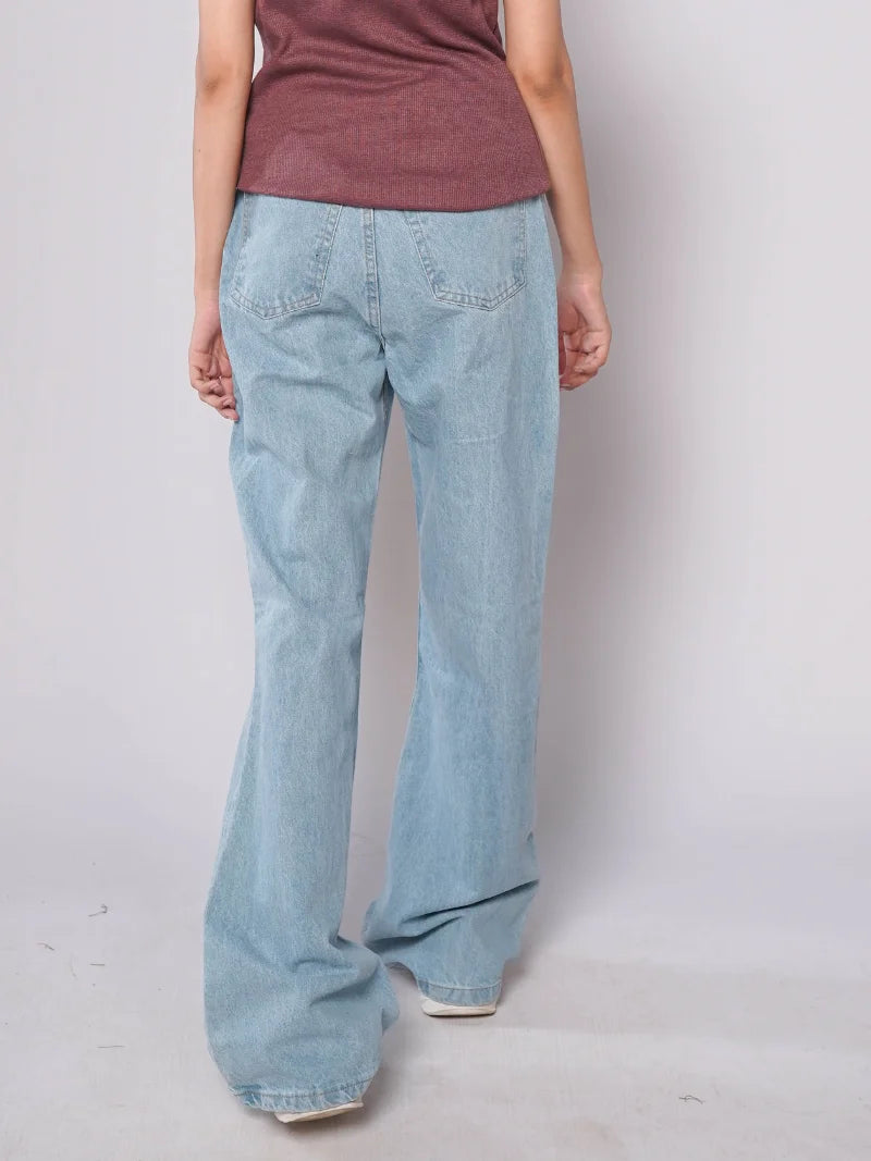 D600 - Light Stonewash High Waist Flared Jeans