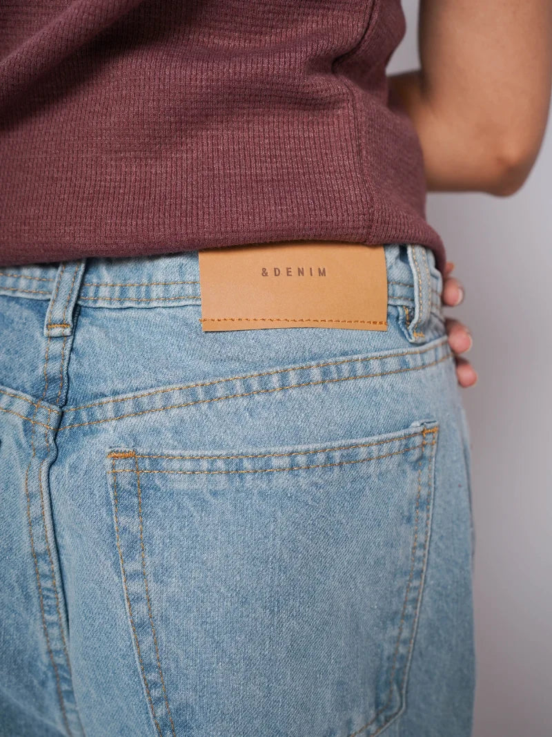 D600 - Light Stonewash High Waist Flared Jeans