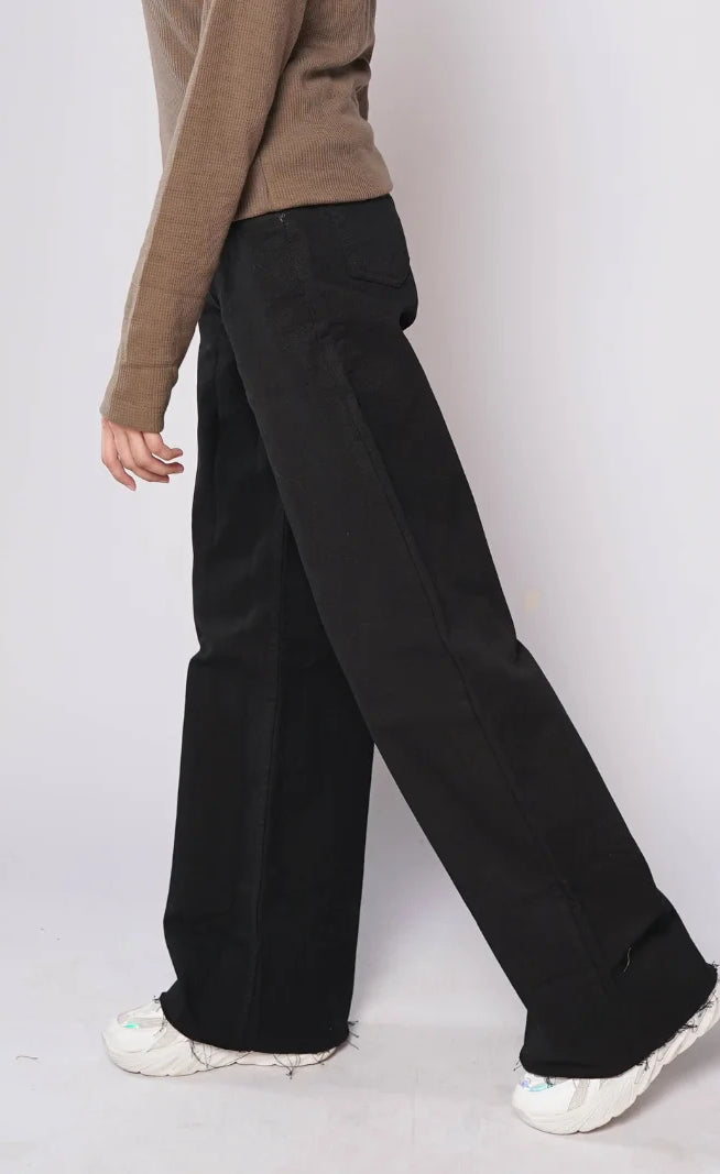 D600 - High Rise Frayed Hem Wide Leg Jeans
