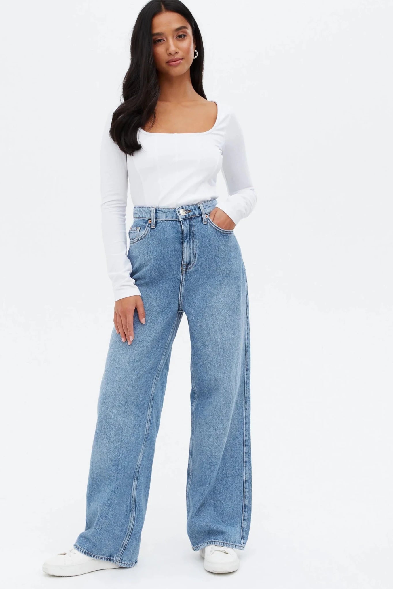 High Waisted Wide Leg Jeans (MINOR FAULT)