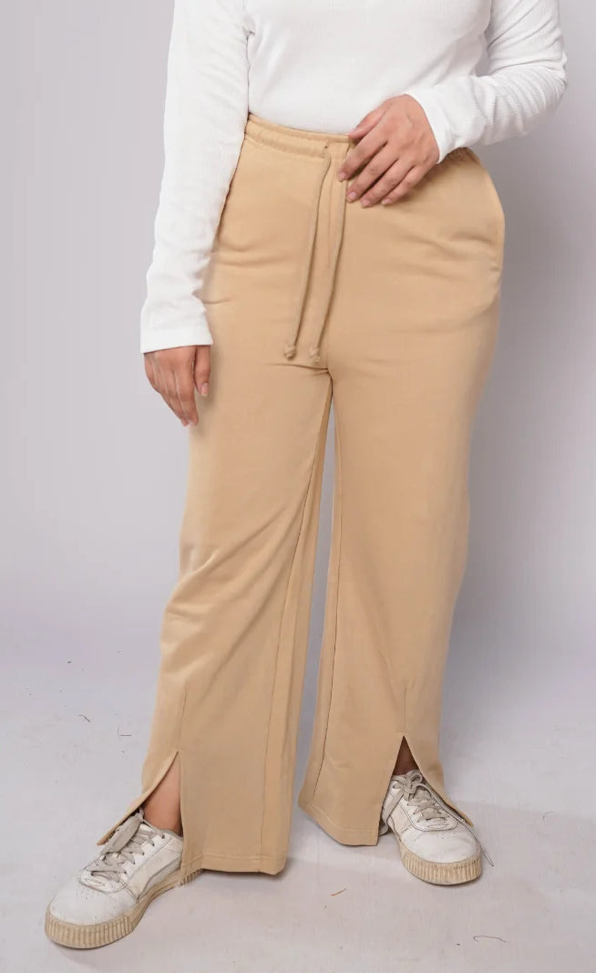 D600 - Beige Wide Leg Slit Trousers