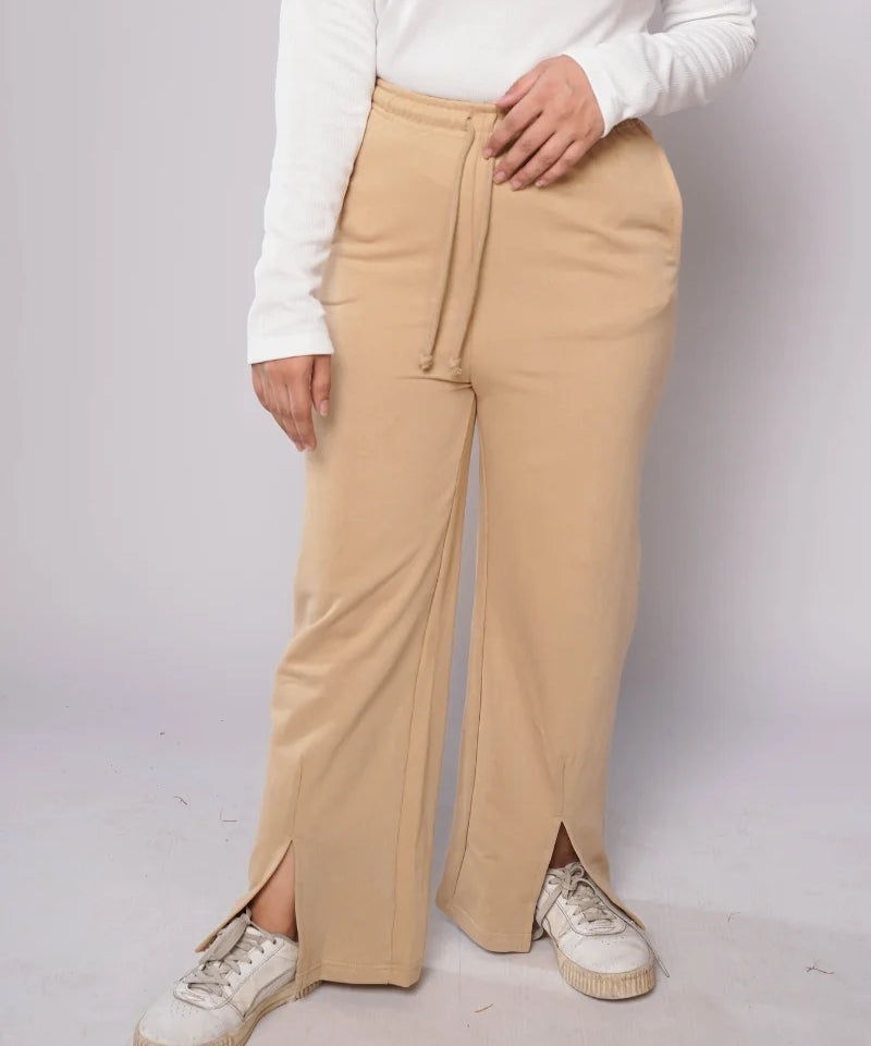 D600 - Beige Wide Leg Slit Trousers