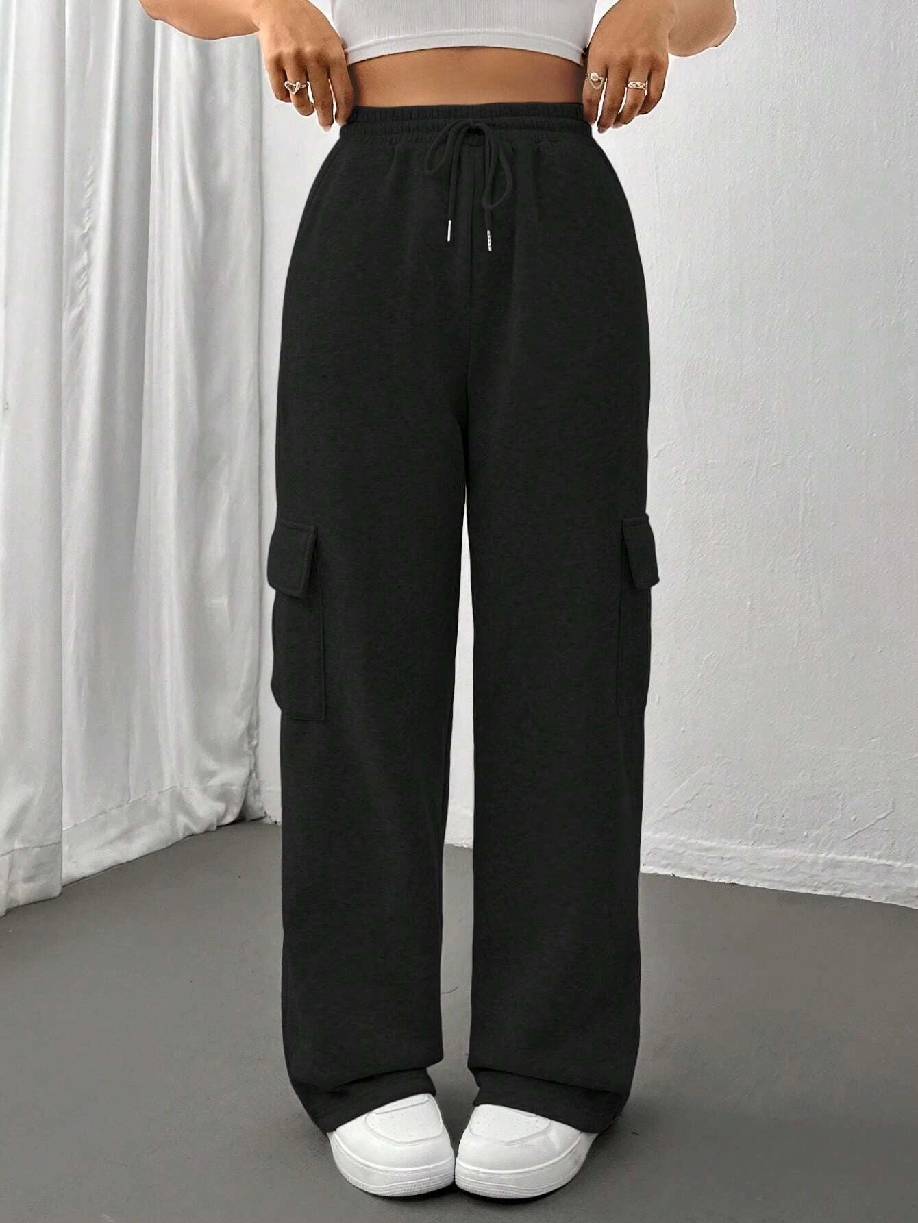 D600 PURE BLACK HIGH WAISTED CARGO SWEATPANT