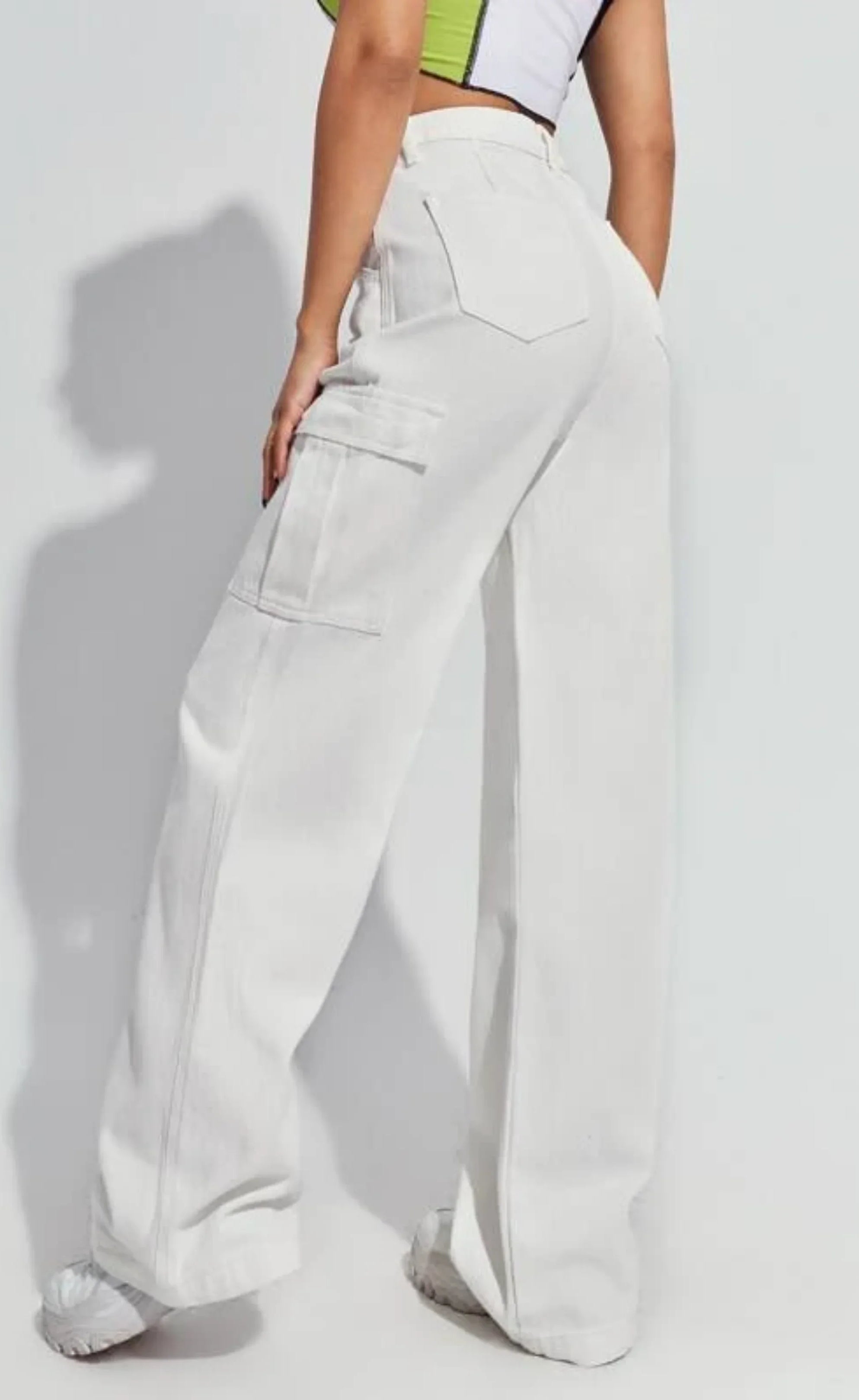 White Cargo High-Waist Wide-Leg Jeans (MINOR FAULT)
