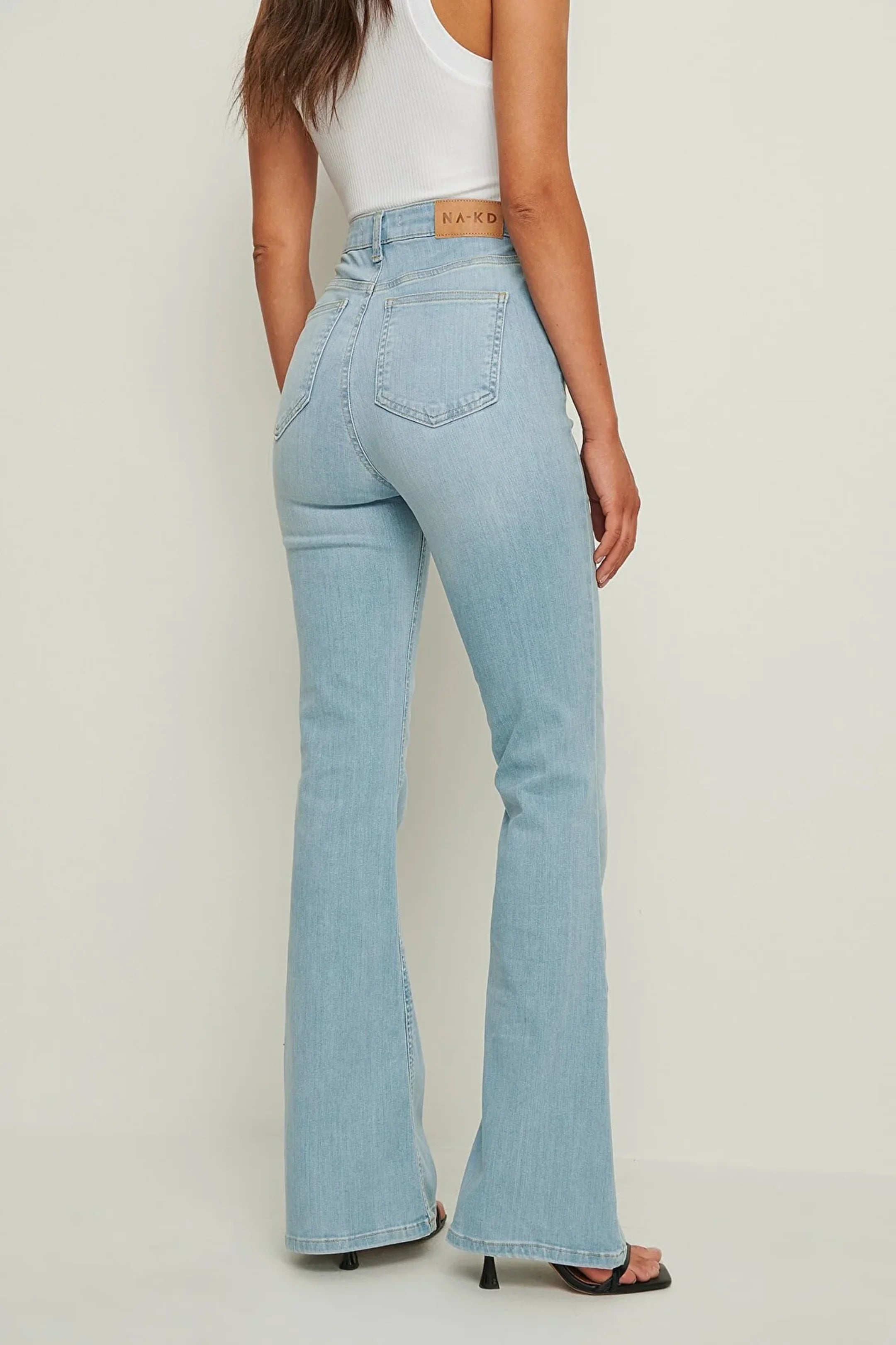 D600 High-Waist Flared Jeans - Light Blue