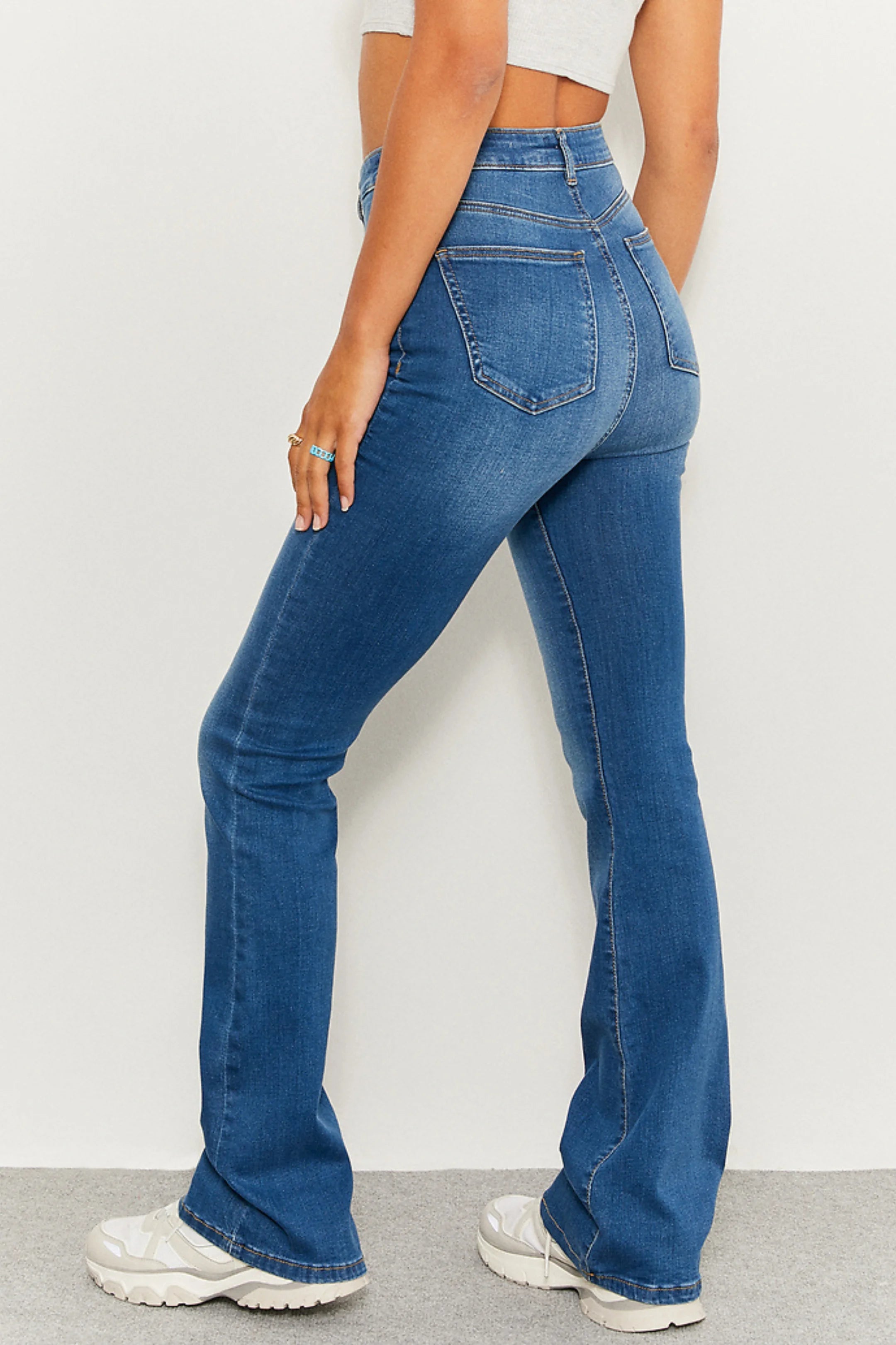 TW High-Waisted Flared Jeans