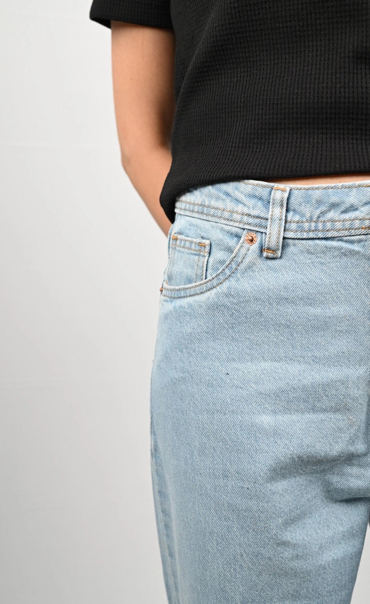D600 High-Waisted Wide-Leg Jeans | Light Blue