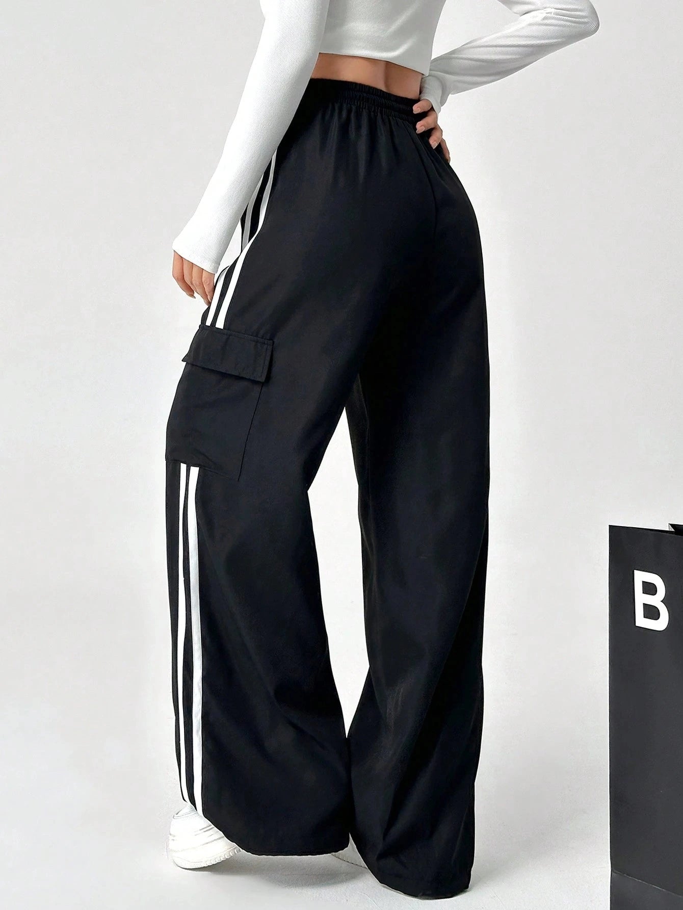 D600 Pure Black Stripe Cargo Wide-Leg Trouser