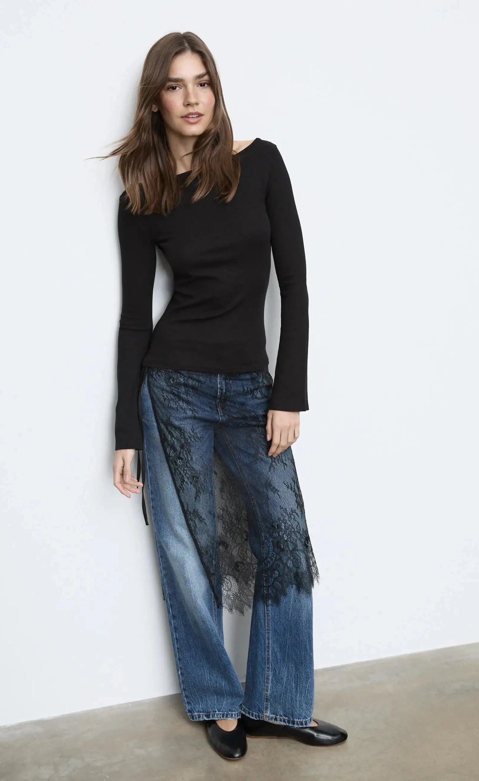 Bell Sleeve T-Shirt - Black