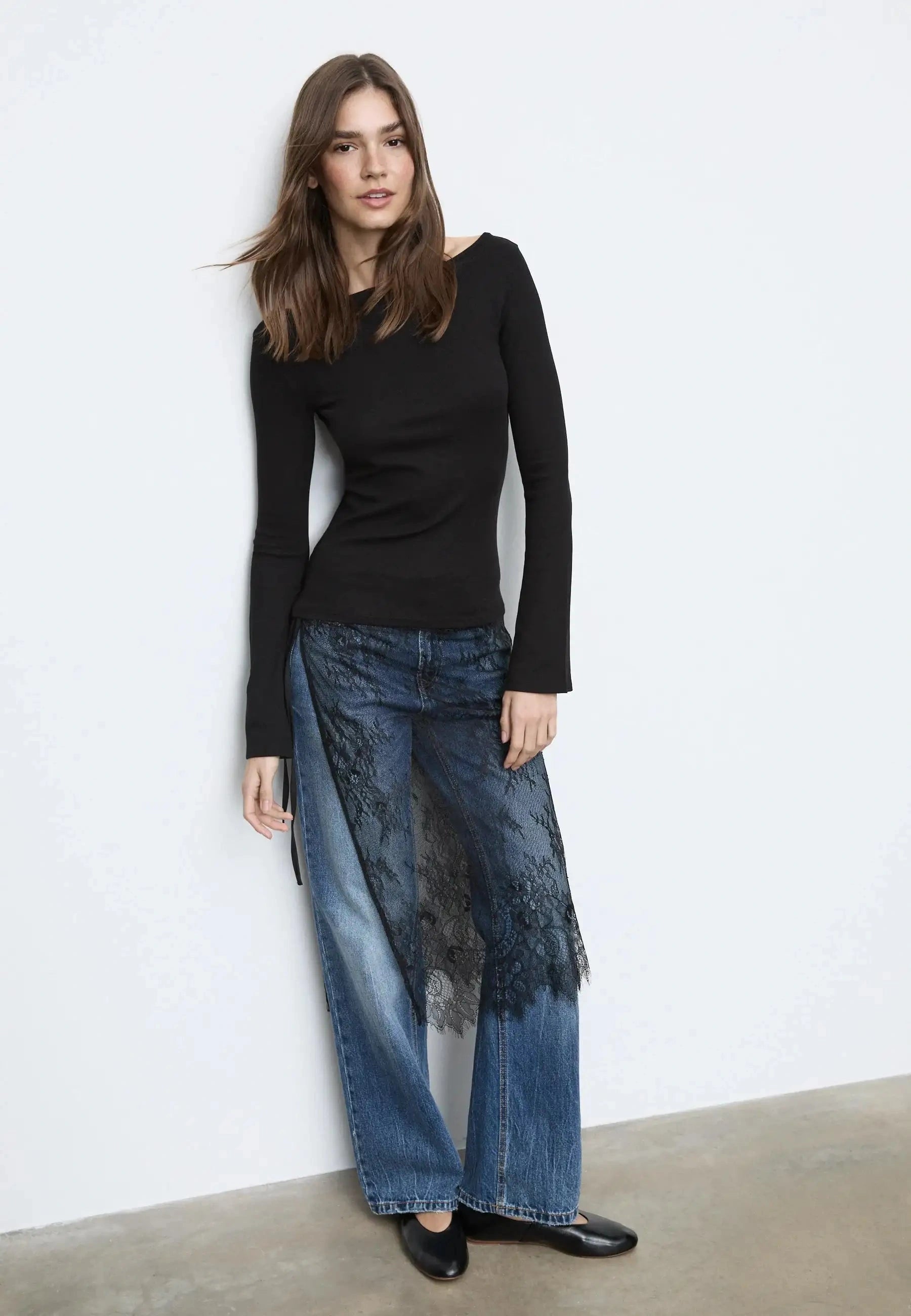Bell Sleeve T-Shirt - Black