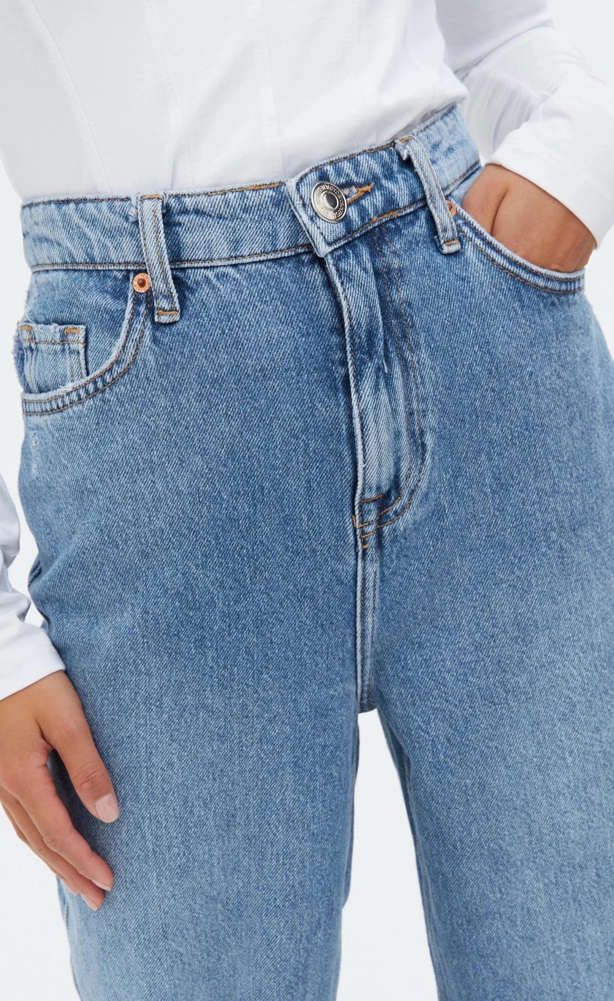 High Waisted Wide Leg Jeans (MINOR FAULT)